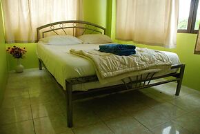 Blue Lagoon Guest House and Bar