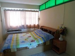 Blue Lagoon Guest House and Bar