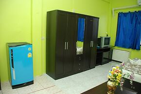 Blue Lagoon Guest House and Bar