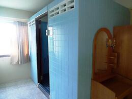 Blue Lagoon Guest House and Bar