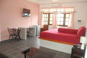 Sea & Sand Guesthouse and Restaurant