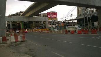 A & P House Charansanitwong