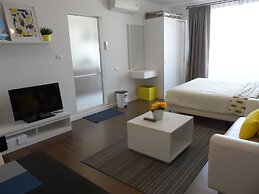 Baan Thew Lom By Woranan