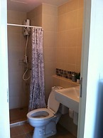 Baan Thew Lom By Woranan