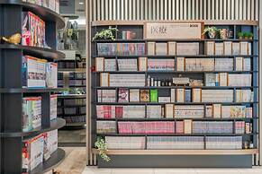 Quintessa Hotel Osaka Shinsaibashi Comic&Books