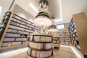 Quintessa Hotel Osaka Shinsaibashi Comic&Books