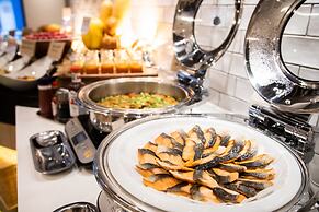 Quintessa Hotel Osaka Shinsaibashi Comic&Books