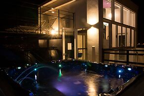 Color Coral Boutique Hotel