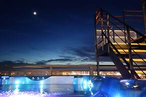 Color Coral Boutique Hotel