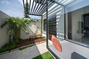 Color Coral Boutique Hotel