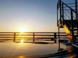 Color Coral Boutique Hotel