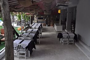 Nicholas Garden Hotel