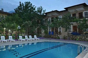 Nicholas Garden Hotel