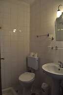 Nicholas Garden Hotel