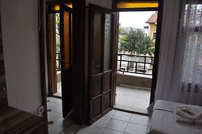 Nicholas Garden Hotel