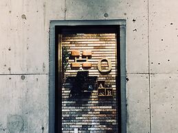 Kangaroo Hotel SIDE B