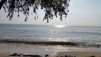 The Relaxing Room Mountain View at Baan Tew Lom Condominium Cha Am - H