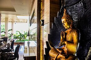 Solitaire Hotel and Resort