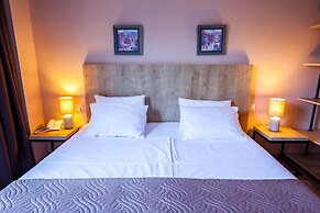Hotel N16