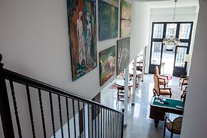 Hotel N16