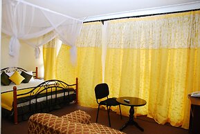 Graceland Hotel & Gardens