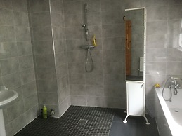 Five Oaks Bed & Breakfast