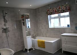 Five Oaks Bed & Breakfast