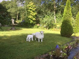 Five Oaks Bed & Breakfast