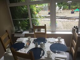 Five Oaks Bed & Breakfast