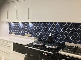 Five Oaks Bed & Breakfast