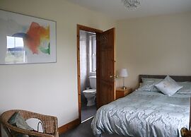 Five Oaks Bed & Breakfast