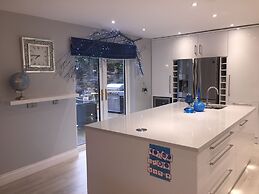 Five Oaks Bed & Breakfast