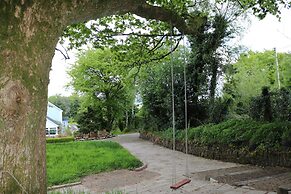 Five Oaks Bed & Breakfast