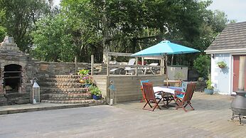 Five Oaks Bed & Breakfast