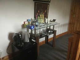 Five Oaks Bed & Breakfast