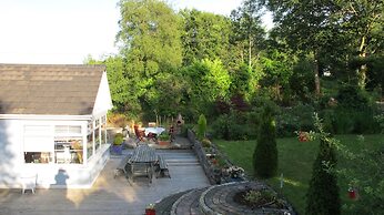 Five Oaks Bed & Breakfast