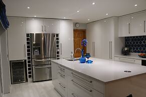 Five Oaks Bed & Breakfast