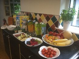 Five Oaks Bed & Breakfast