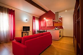 Verona For Rent Red Theater