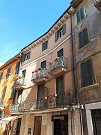 Verona For Rent Red Theater