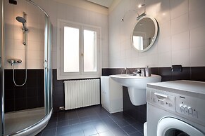 Verona For Rent Red Theater