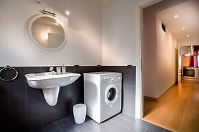 Verona For Rent Red Theater