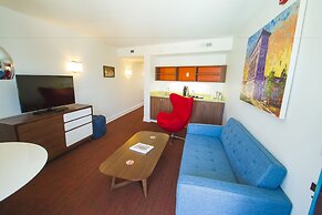 Mother Earth Motor Lodge