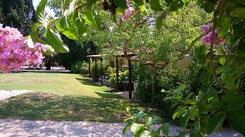 Kibbutz Tiratzvi - Country Lodging