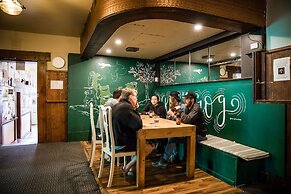 The Pickled Frog - Hostel