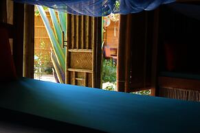 Under the coconut tree - Hostel