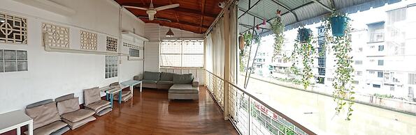 Baan Nampetch Hostel