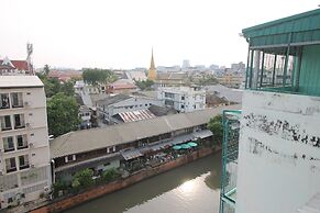 Baan Nampetch Hostel