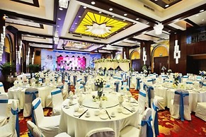 Luxemon Xinjiang Hongfu Hotel