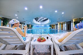 Luxemon Xinjiang Hongfu Hotel